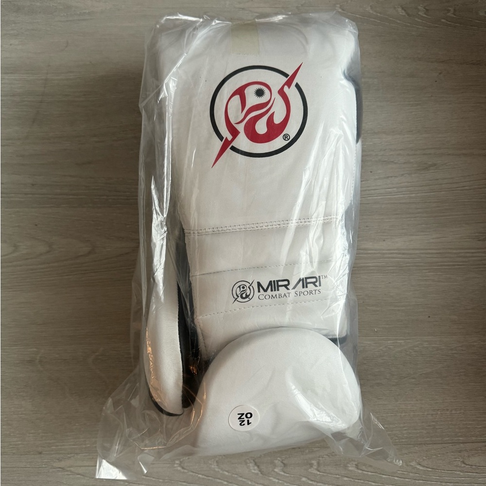 12oz white lace up boxing gloves
